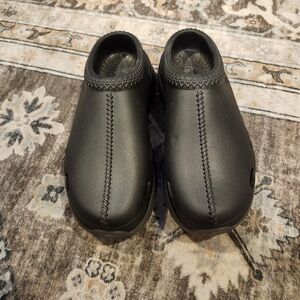 Uggs Tasman Sport kids size 4